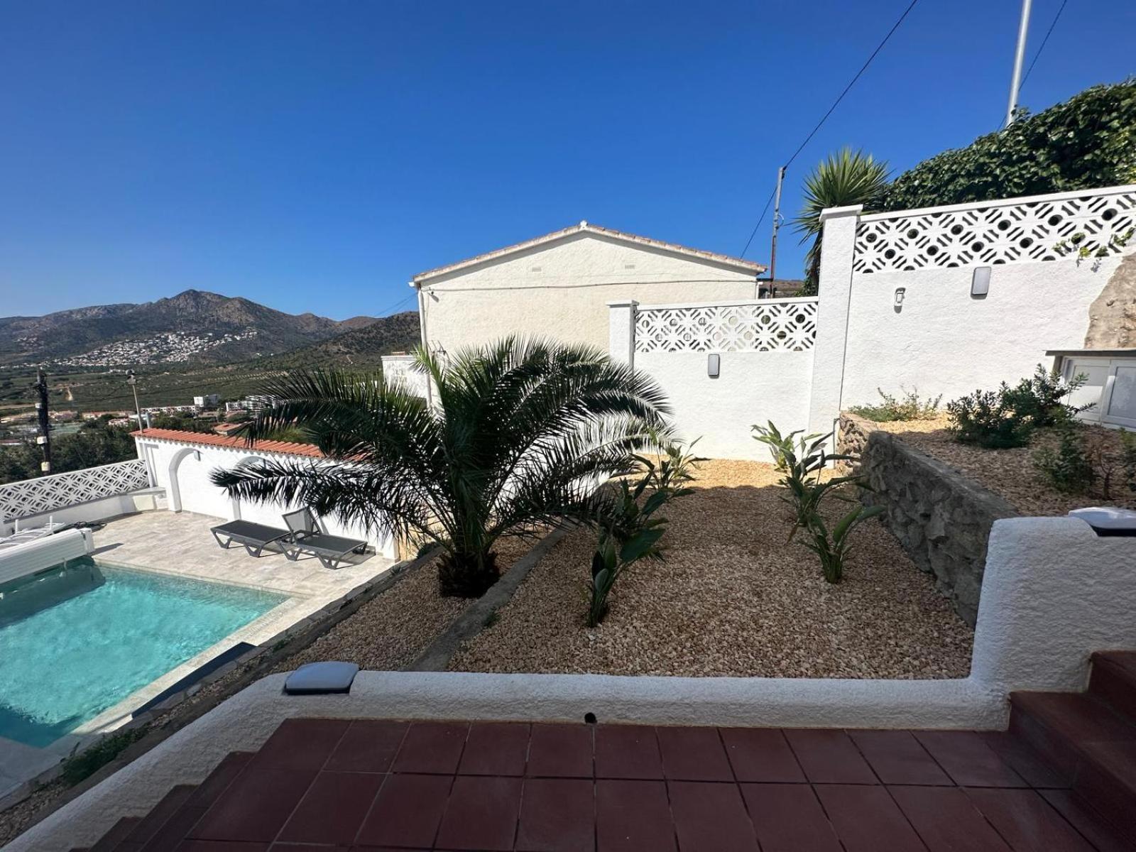 Ferienhaus Casa Con Piscina Y Vistas Al Mar A Pies De Montana