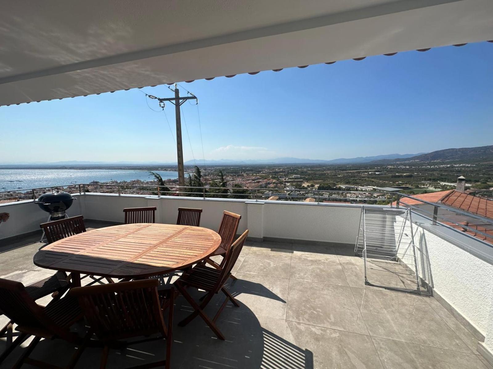 Casa Con Piscina Y Vistas Al Mar A Pies De Montana Ferienhaus